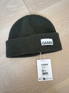 NWT Ganni Olive Fitted Beanie